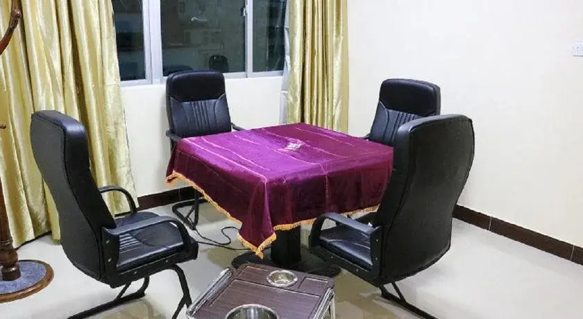 Longhui Business Hotel