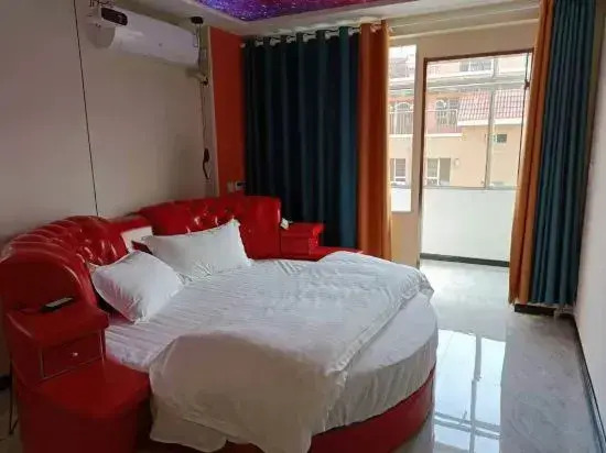Beizhen Hongyunyuan Cinema Hotel