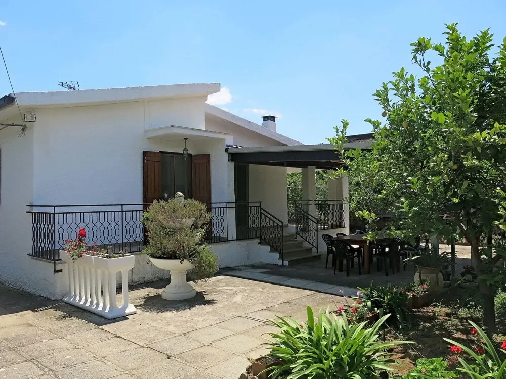 Merly-Villa 250mt dal mare