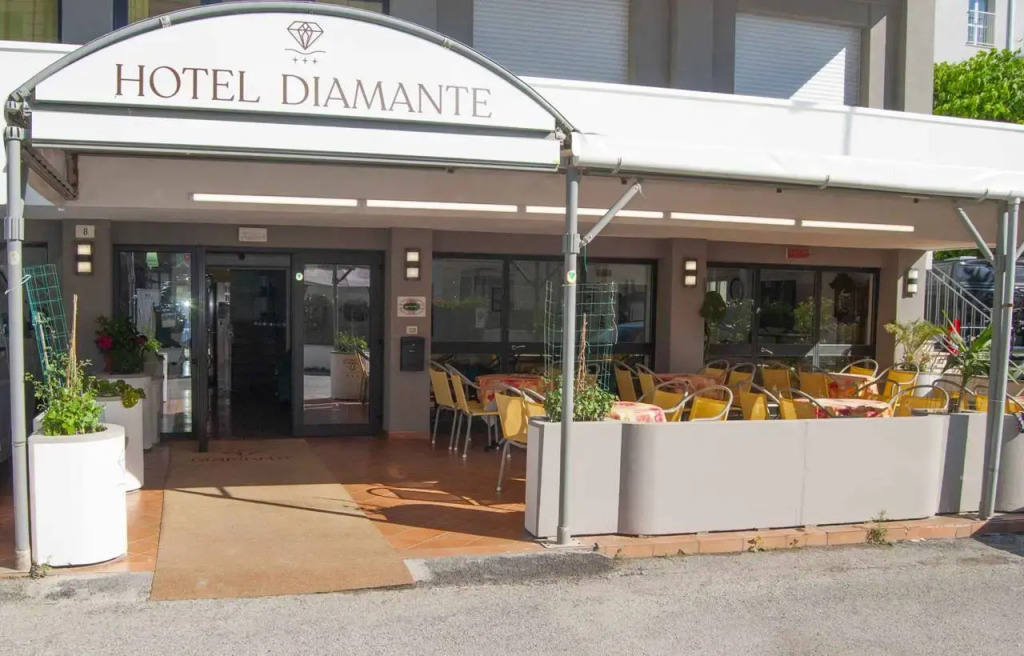 Hotel Diamante COLAZIONE XL PARCHEGGIO GRATIS A 5 CHILOMETRI DA RIMINI FIERA