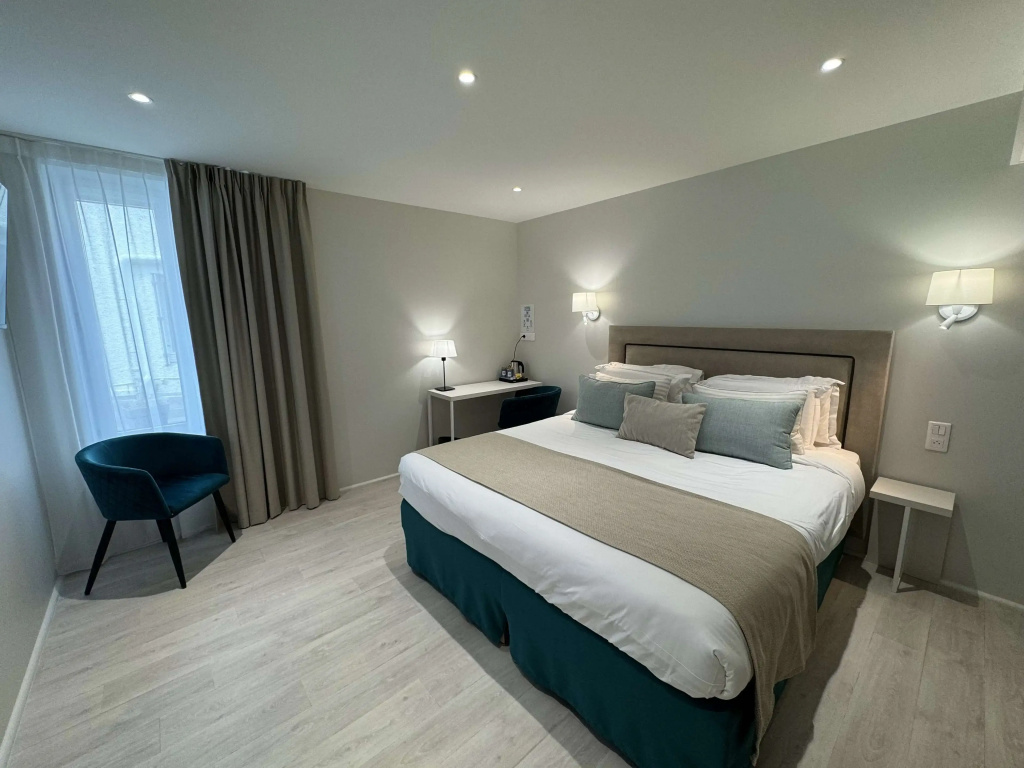 Kyriad Saumur Hyper Centre Hôtel, Appartements, Séminaires et SPA soins Sothys Paris