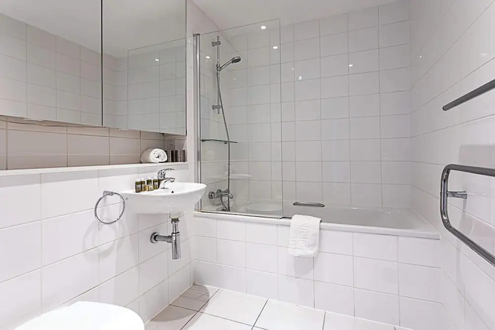 City-Close 1-Bed Apartment near Tower Hill