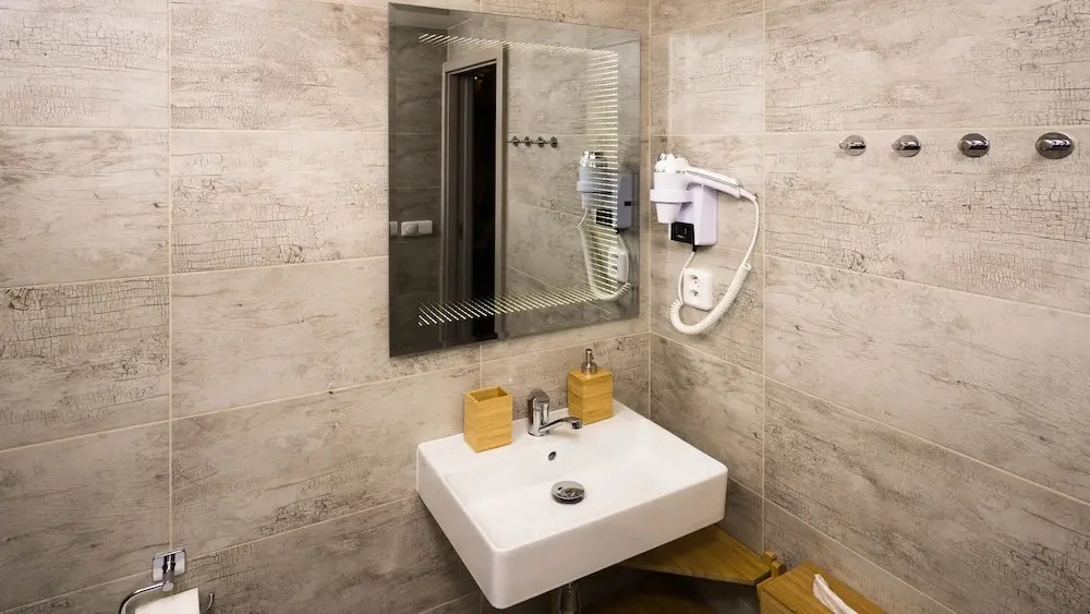 Flying Bed Apartment close to Prague Castle and Airport