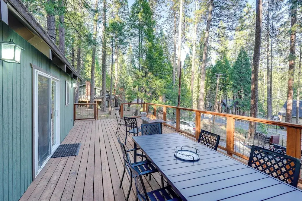 3 Mi to Calaveras Big Trees: Group-ready Mtn Cabin