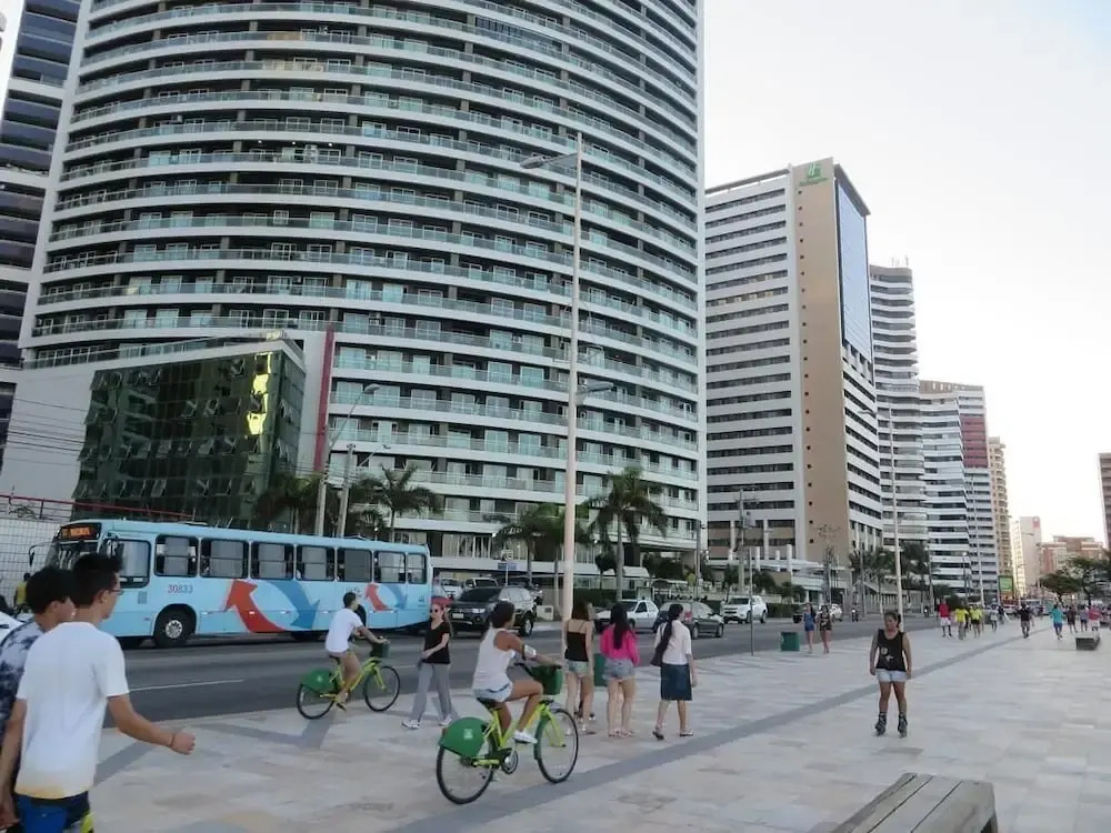 Sea View Praia de Iracema 2 Bedrooms 5 People 200mb Wifi By DM Apartments
