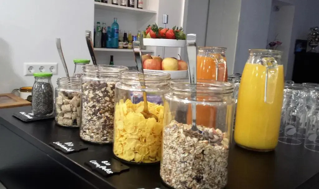 Boutique-Hotel Kronenstuben - unschlagbare Zentrumsnähe direkt am Marstall & Marktplatz - Schloss in 3 Min - Frühstück - Langzeitmiete