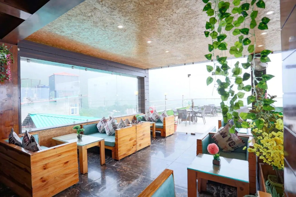 FabHotel Winterline Inn