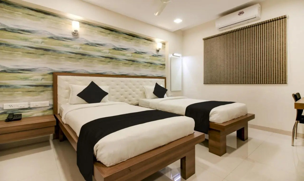 Hotel Vrushali Inn