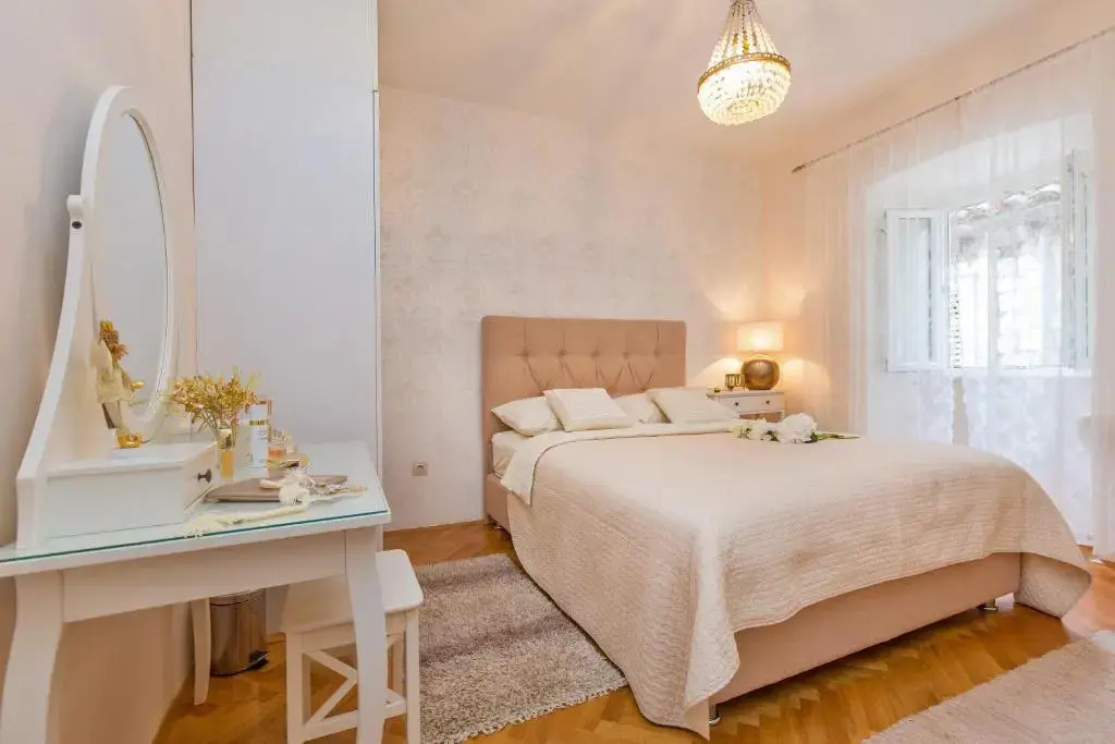 Apartments & Rooms Perla
