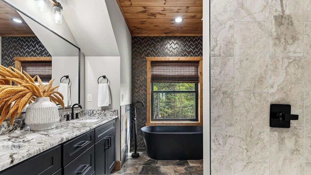 Priddy Secluded by Avantstay Hot Tub + Expansive Deck + Game Room + Home Theater