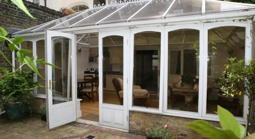 Brompton House - Garden Suite