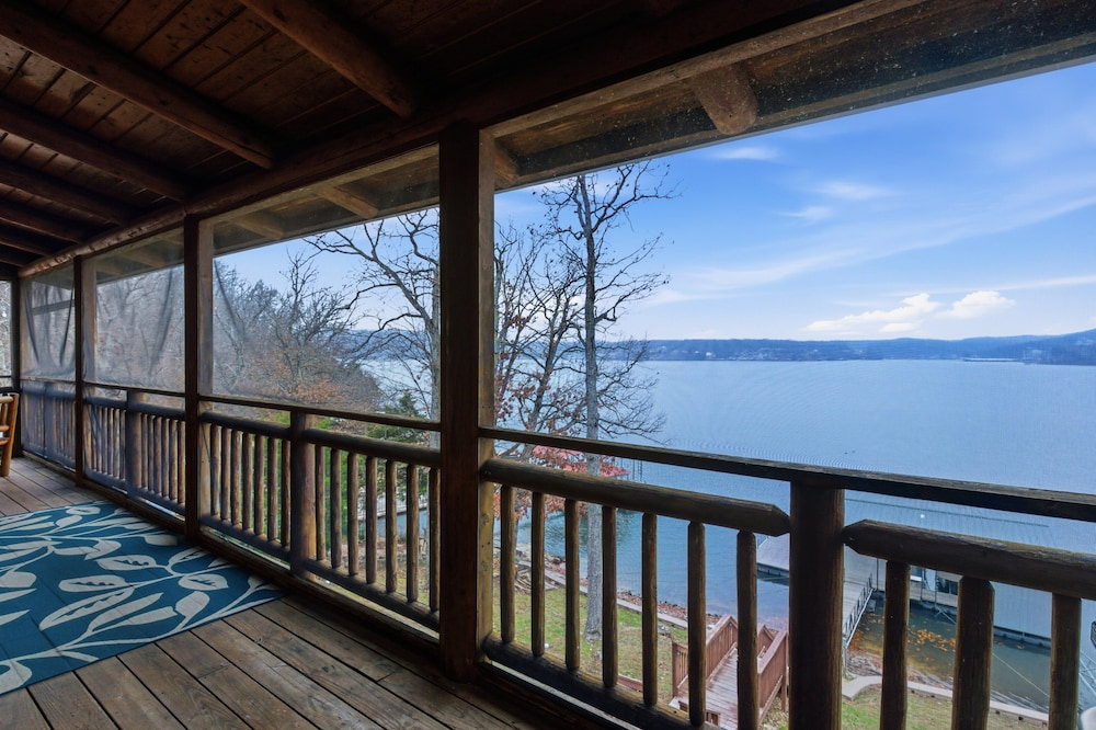 Lakefront Log Cabin With Private Dock, Two Decks & Cozy Comfort at 35mm in Sunrise Beach