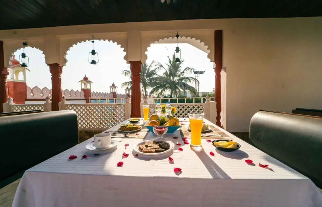 Hotal Paradise Palace Inn (Highway Hotel)