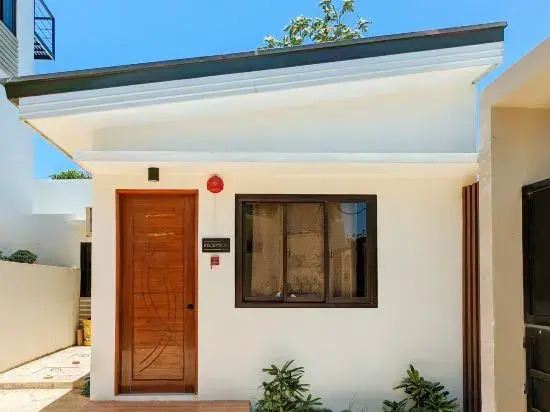 RedDoorz @ LM Apartelle Boracay