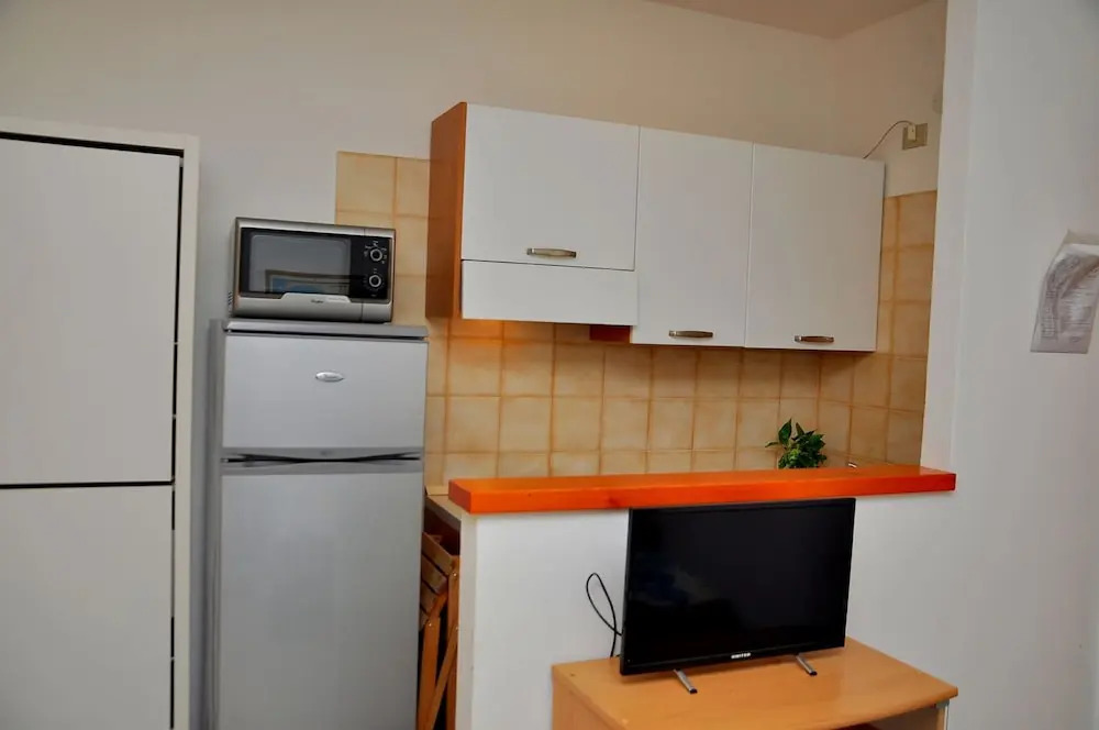 Cozy Studio Flat With Shared Pool-beahost