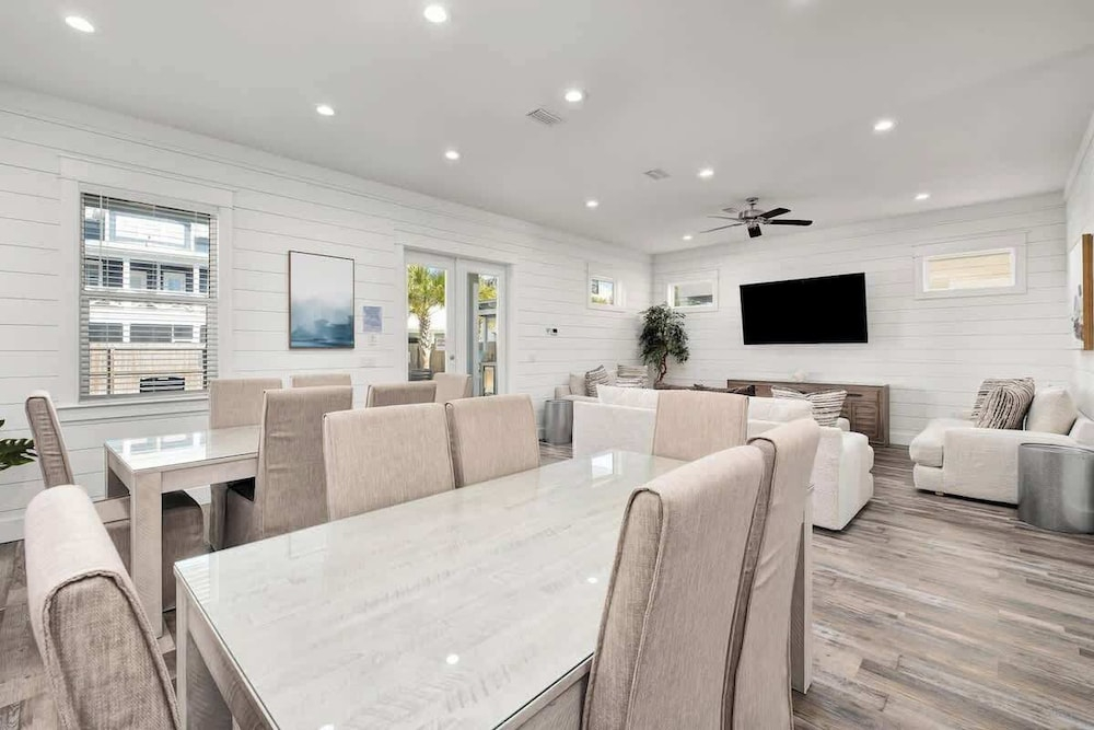 Modern 3-story Beach House W Poll and Billiard