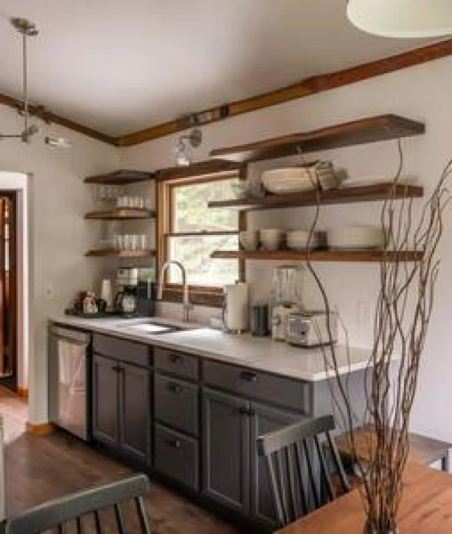 Maple Avenue by Summer   A Hunter Mountain Retreat, Lanesville