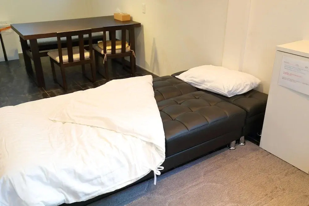 Kami-nakazato Guest House. 2min to Kami-Nakazato Sta. 10min to AKIHABARA Sta!