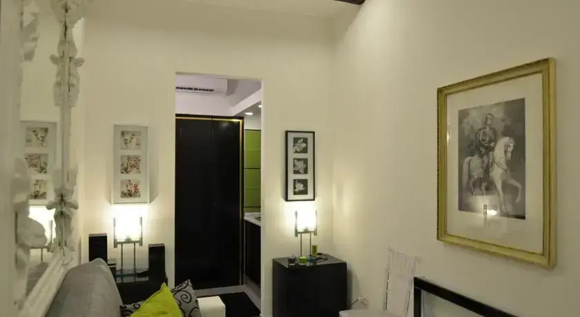 Naples Smart Flat