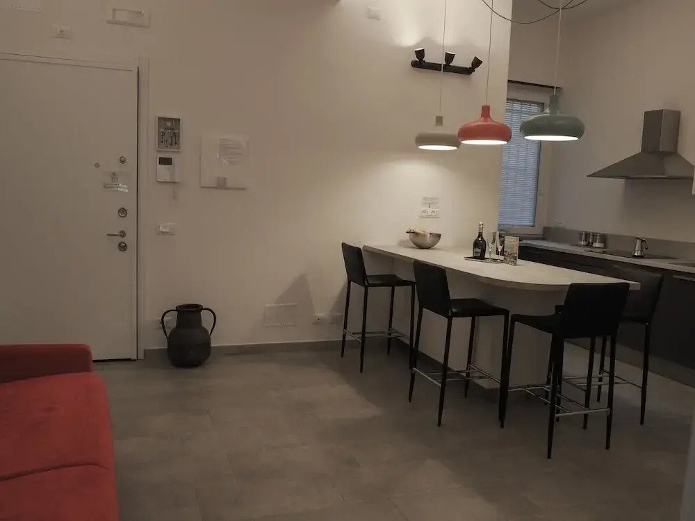 La Porta Accanto