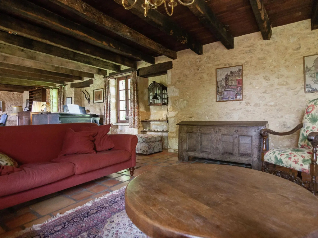 Quaint Mansion in Aquitaine estate with private garden