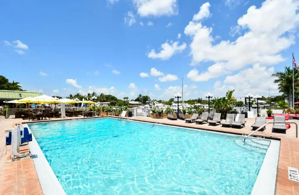 Ramad 612 - Pool, Bunk Beds, Huge TV, Tiki Bar
