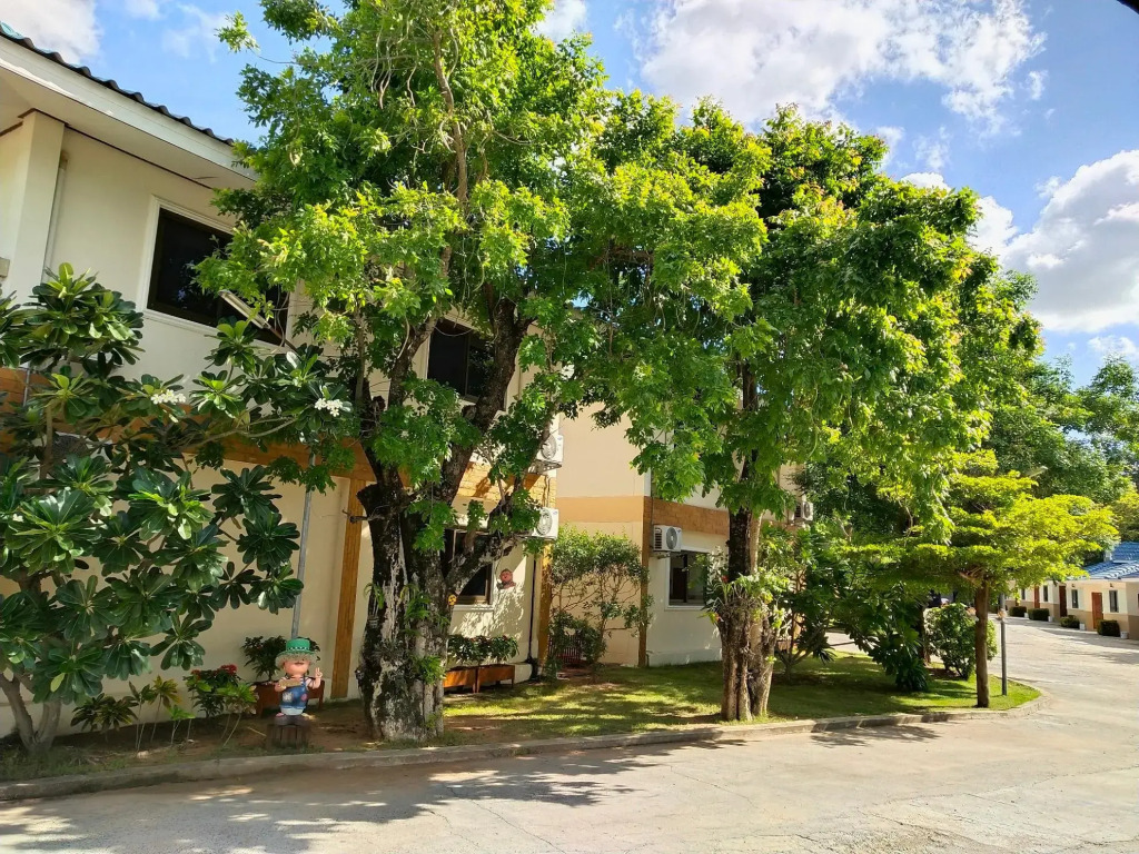 โรงแรมฟ้าพราวฝน Fah Proud Fon Hotel