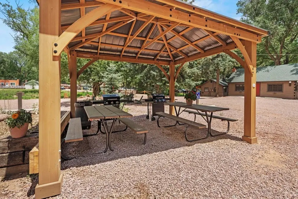Timber Lodge Cabin 10