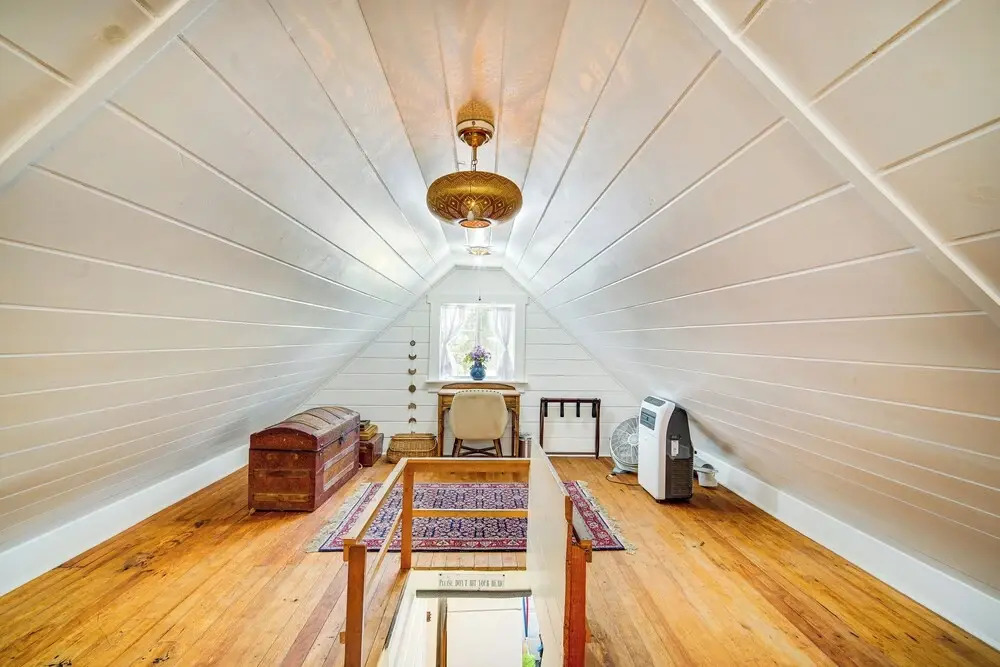 Crestline Vacation Rental, Close to Hiking Trails!