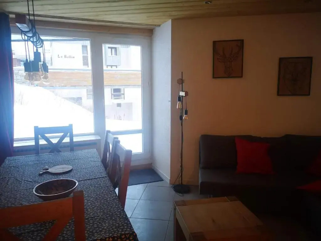 Great 8-pax ski-in ski-out apartment in Tignes Val Claret