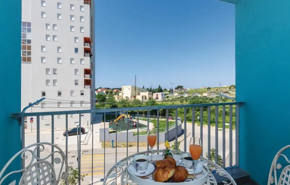 Nice Apartment in Split With 3 Bedrooms and Wifi