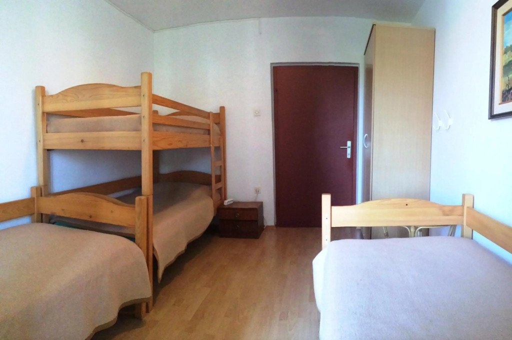 Rooms and apartment Ana