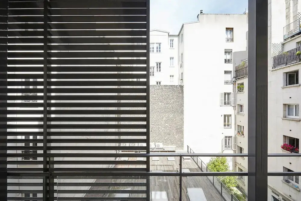 17Eme The Yellow Flat