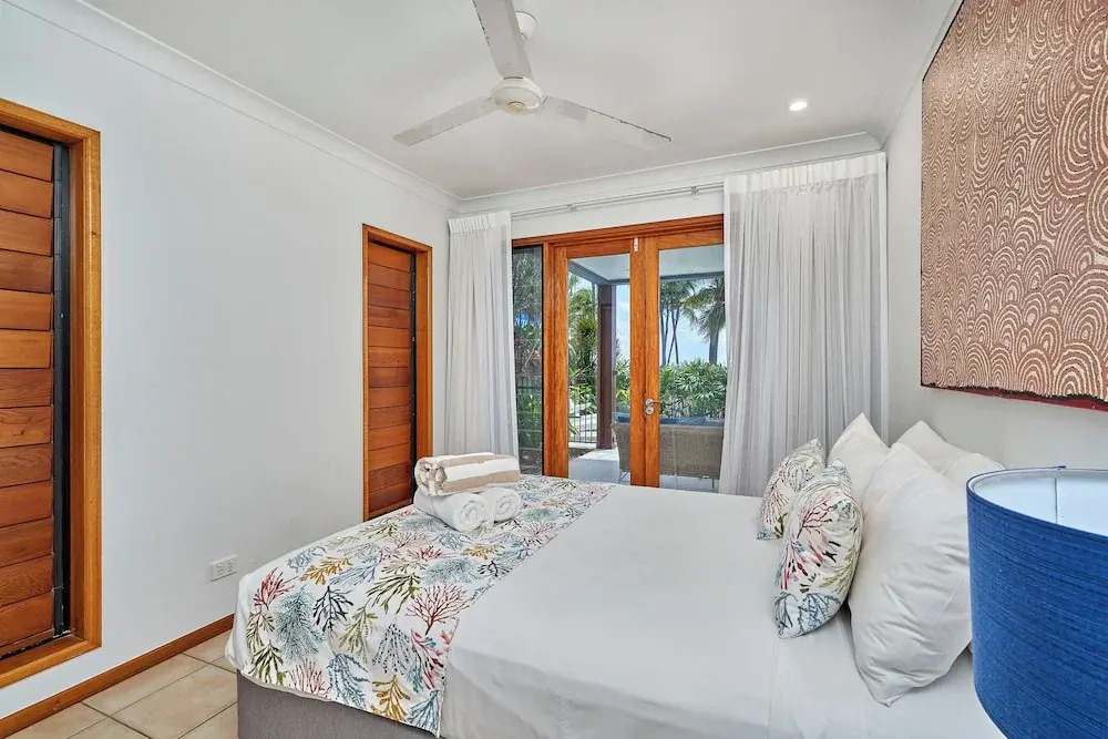 Reeflections Beachfront Holiday House