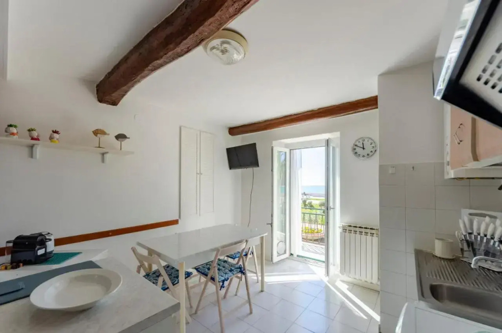 ALTIDO Great Flat with Balcony & Sea View near Beach