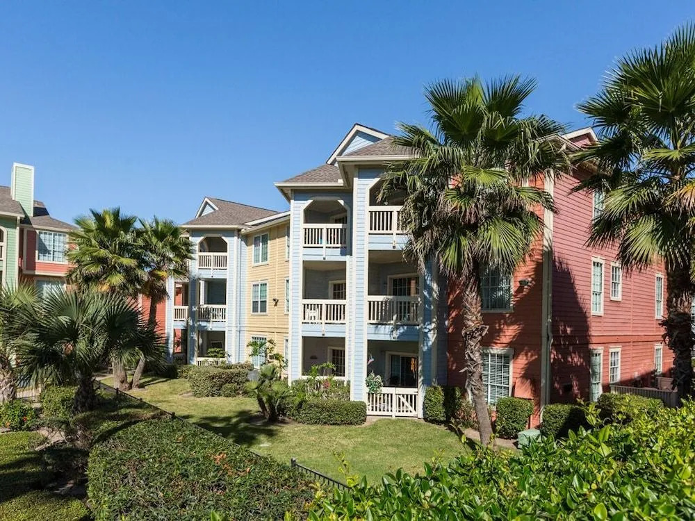 7000 Seawall Blvd Condo Unit 336 by RedAwning