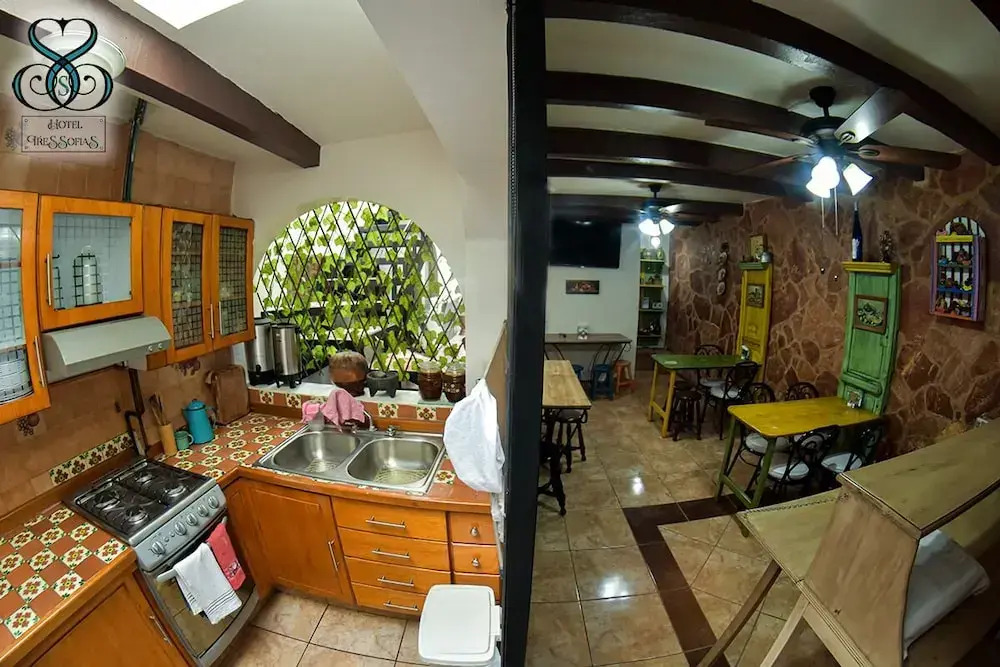 Hotel Tres Sofias