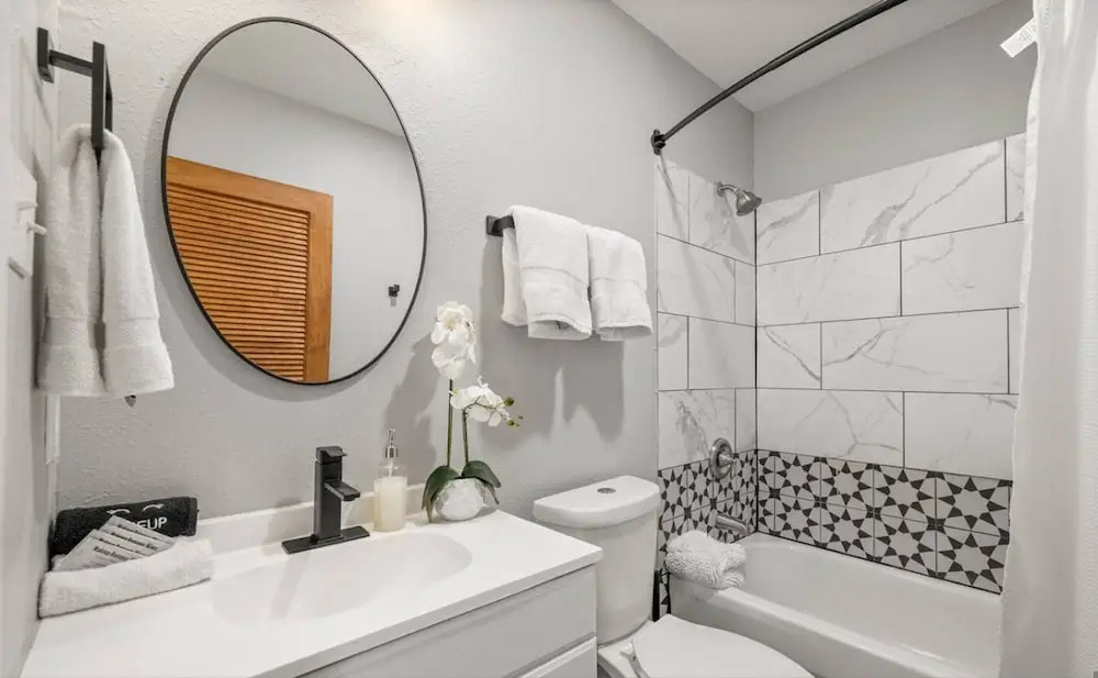 Central Houston Studio Near Eado and Downtown