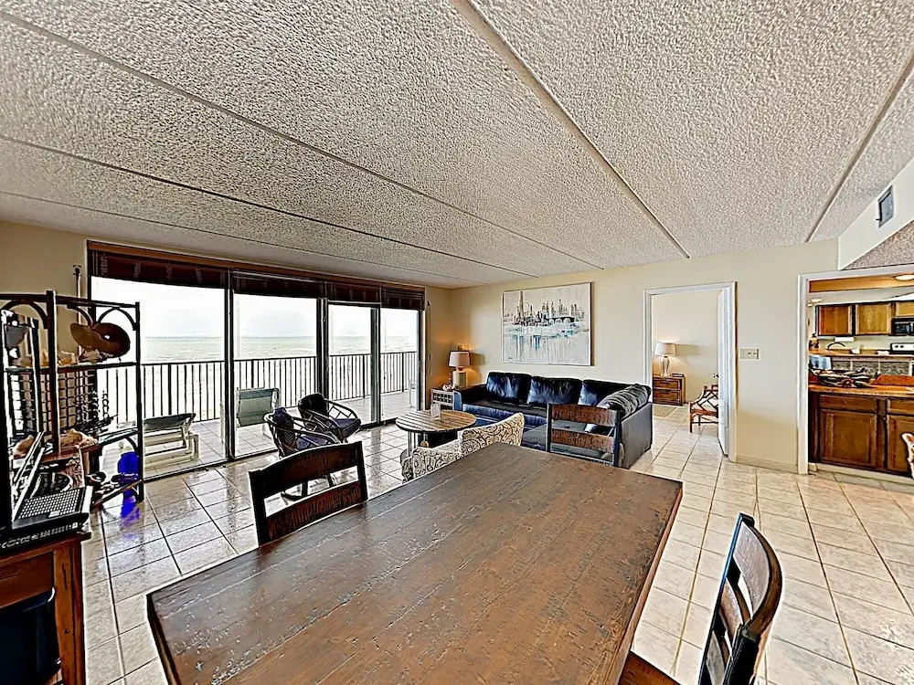 New Listing! Gulf-front W/ Pools & Gym 3 Bedroom Condo