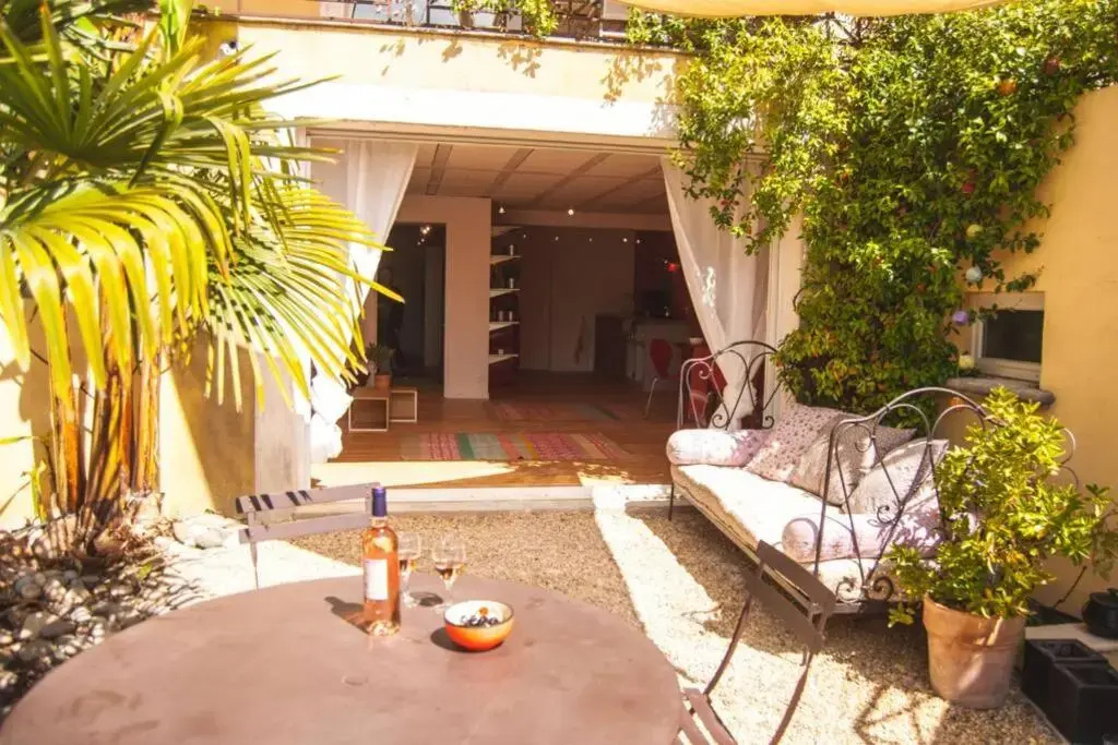 Ecrin de verdure avec accès piscine en plein Aix