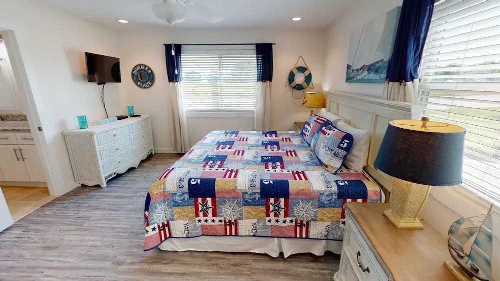 Hipnautic 2 Bedroom Condo