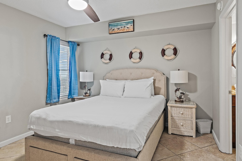 Pelican Beach Terrace 1404