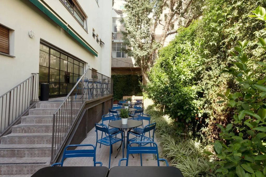 Lily & Bloom Boutique Hotel