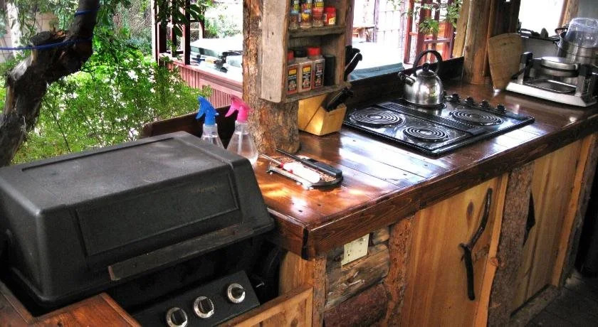 The Cedaredge Lodge