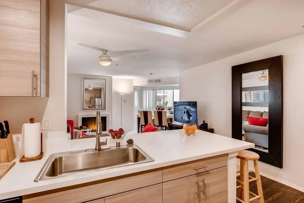 H4 - #1 Beautiful San Diego Location Dual Master 2BR/2Bath With Free Parking!