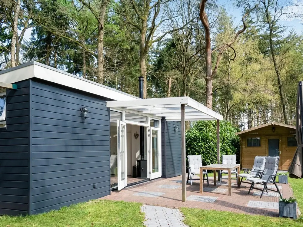Secluded Bungalow in Laag-soeren With Garden