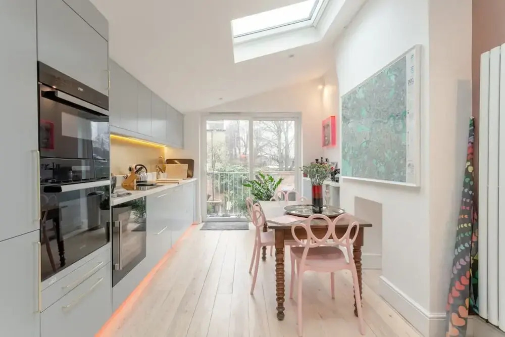 Stylish 2 Bedroom Apartment in London