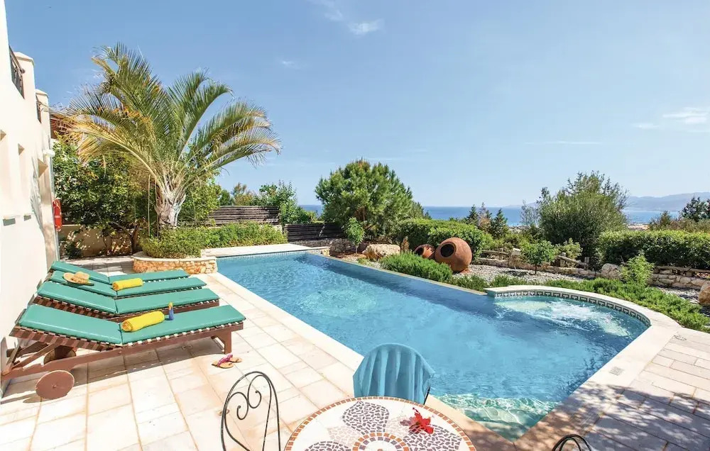 Gorgeous Home In Neo Chorio With Wifi