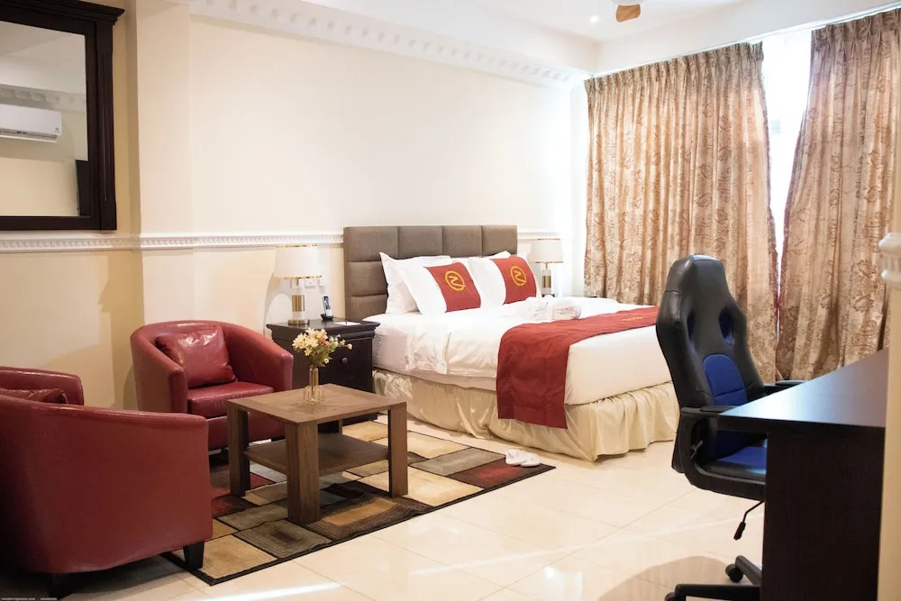 Zimansky Hotel
