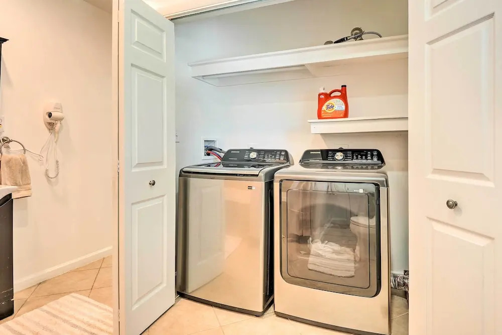 Sunny Glen Burnie Home - On-site Water Access